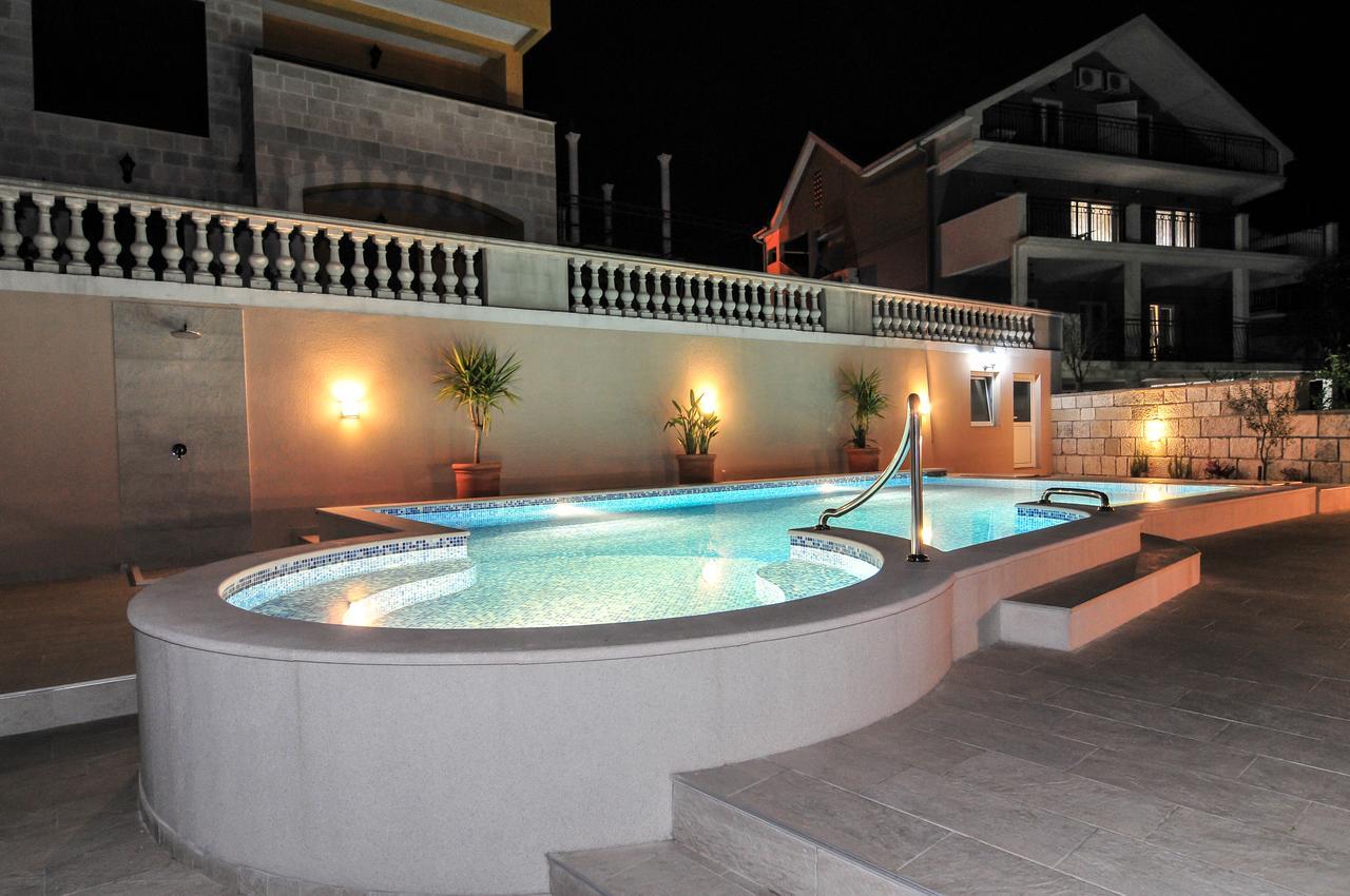 Pontus Luxury Apartments ติวัต ภายนอก รูปภาพ